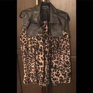 PLUS SIZE SHEER Animal& leatherette sheer top